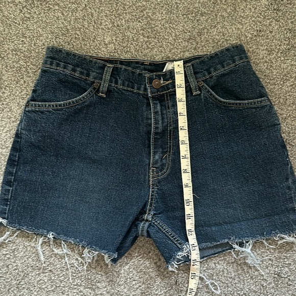 Levi cut off shorts - women size 12 - Picture 3 of 4